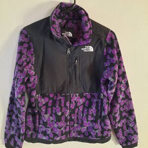 The North Face Women's Printed Denali 2 Jacket in Gravity Purple Leopard Print